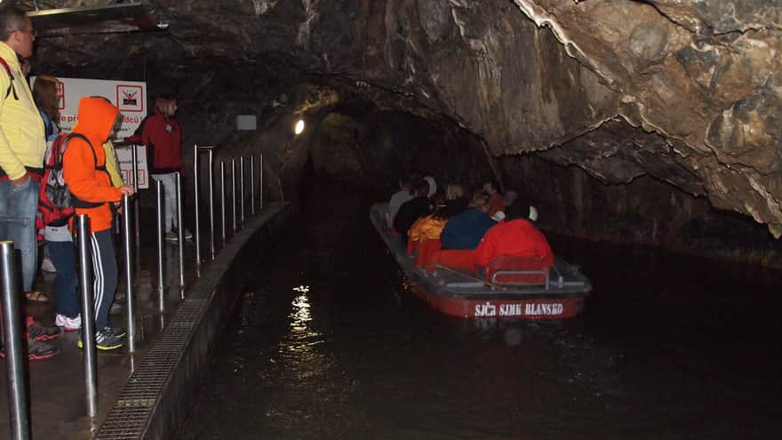 Spływ podziemną rzeką Jaskinia Punkevni - Morawski Kras w Czechach