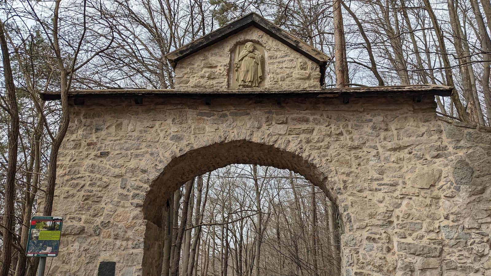 Brama Siedlecka w Dolinie Eliaszówki