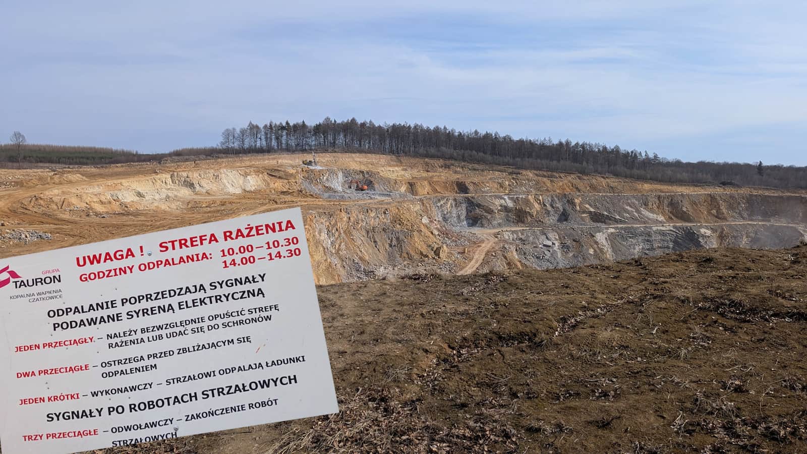Widok na kamieniołom w Czatkowicach
