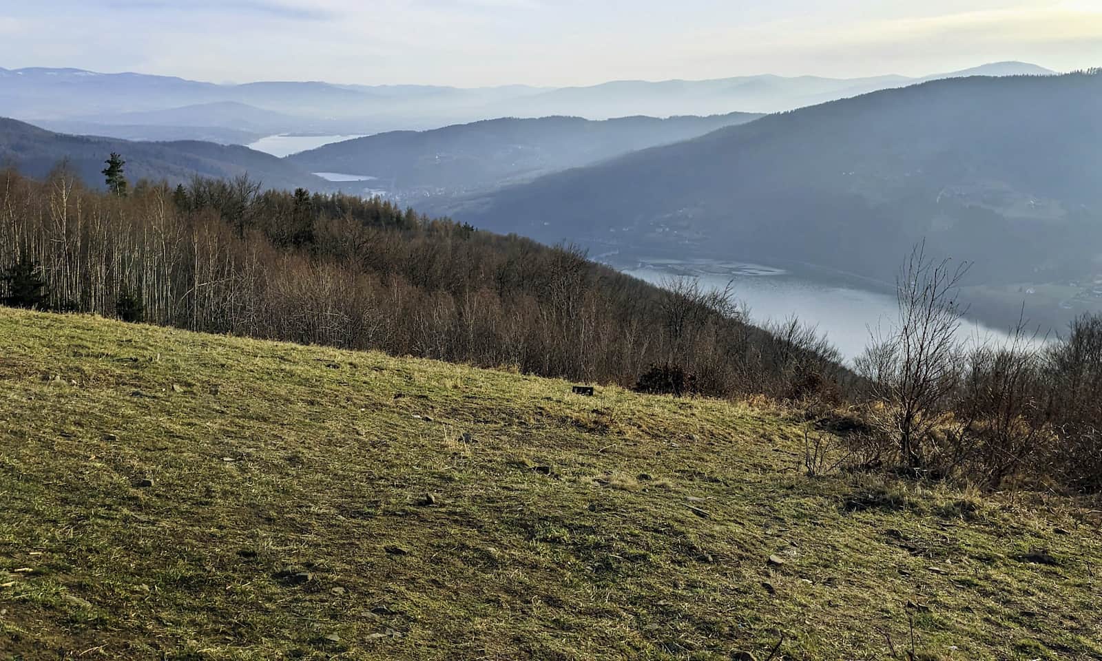 Widok z Góry Żar na Dolinę Soły