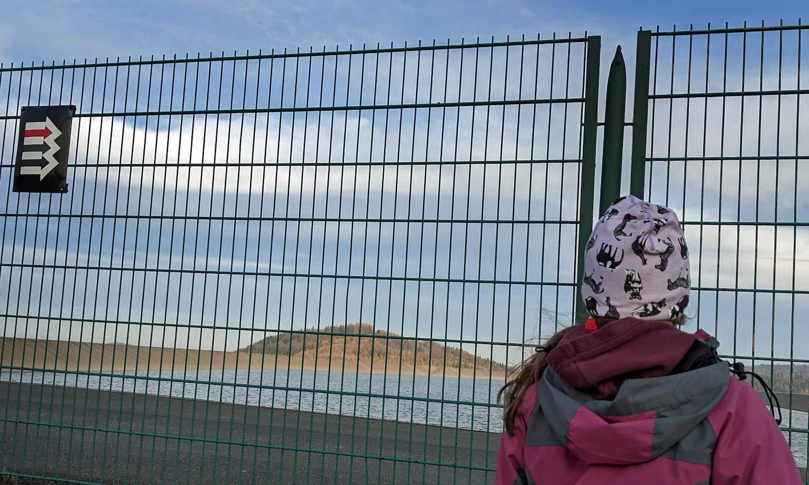 Ogrodzony zbiornik wodny na Górze Żar