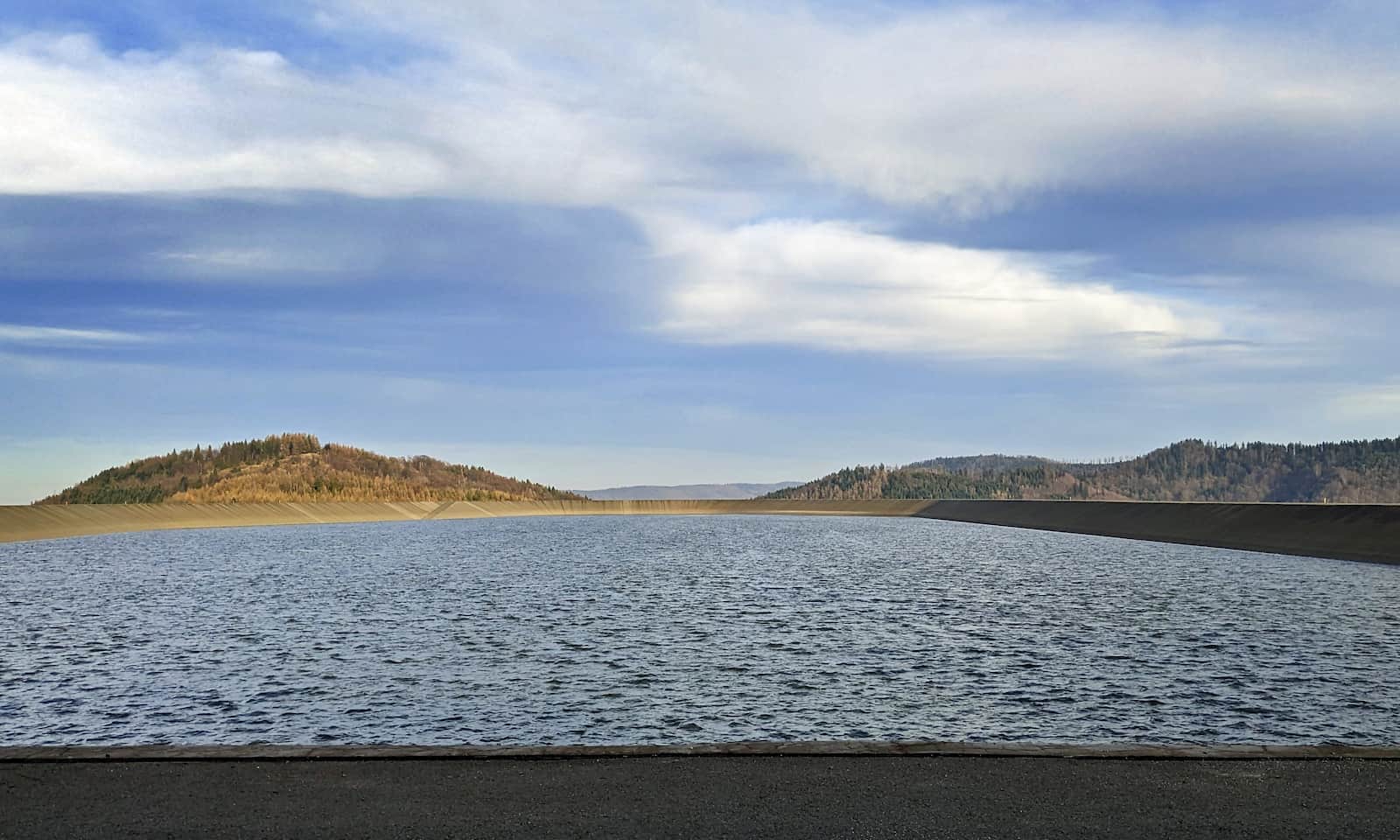 Zbiornik elektrowni szczytowo-pompowej na Górze Żar