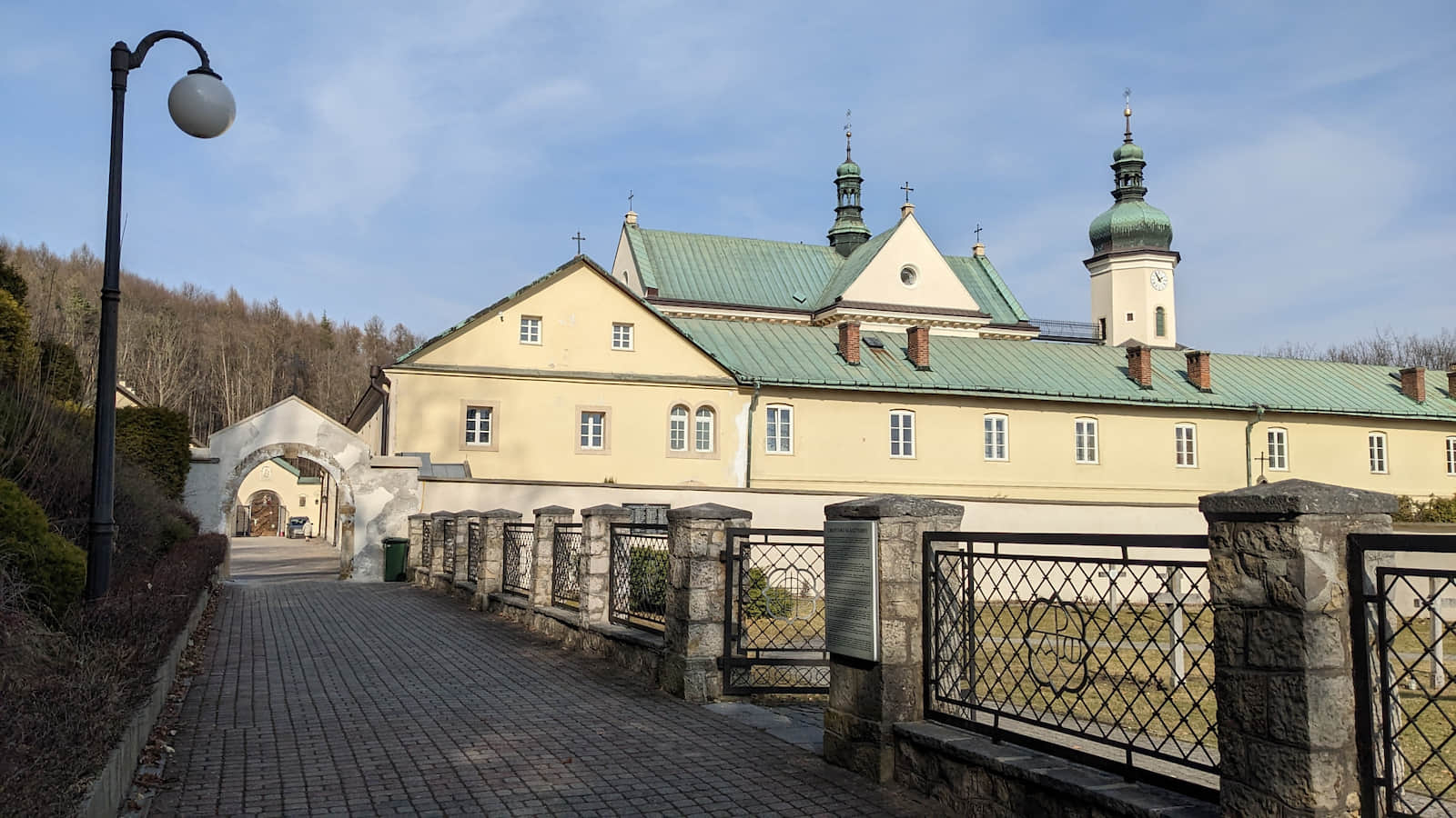 Klasztor karmelitów bosych w Czernej