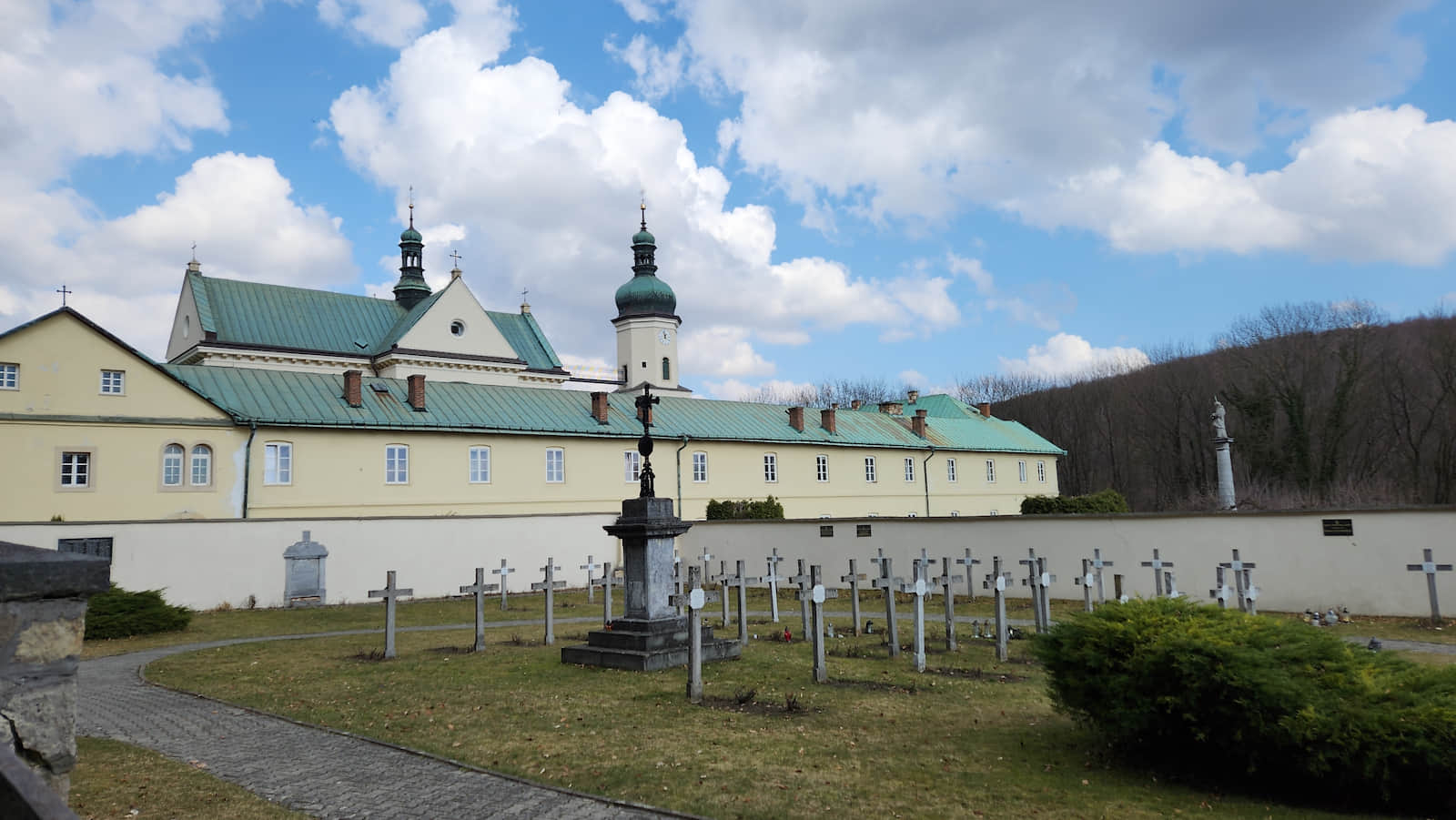 Cmentarz klasztorny, klasztor karmelitów bosych w Czernej