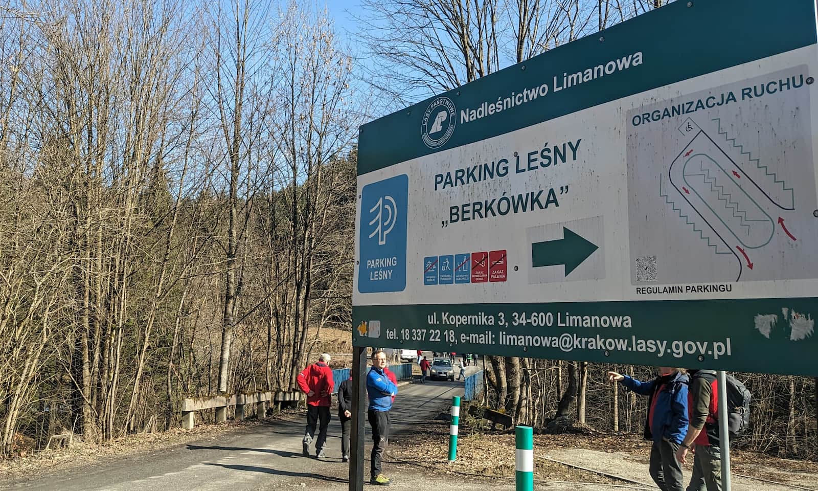 Niebieski szlak na Mogielicę ze Szczawy. Parking Berkówka. Fot. M. Mleczko
