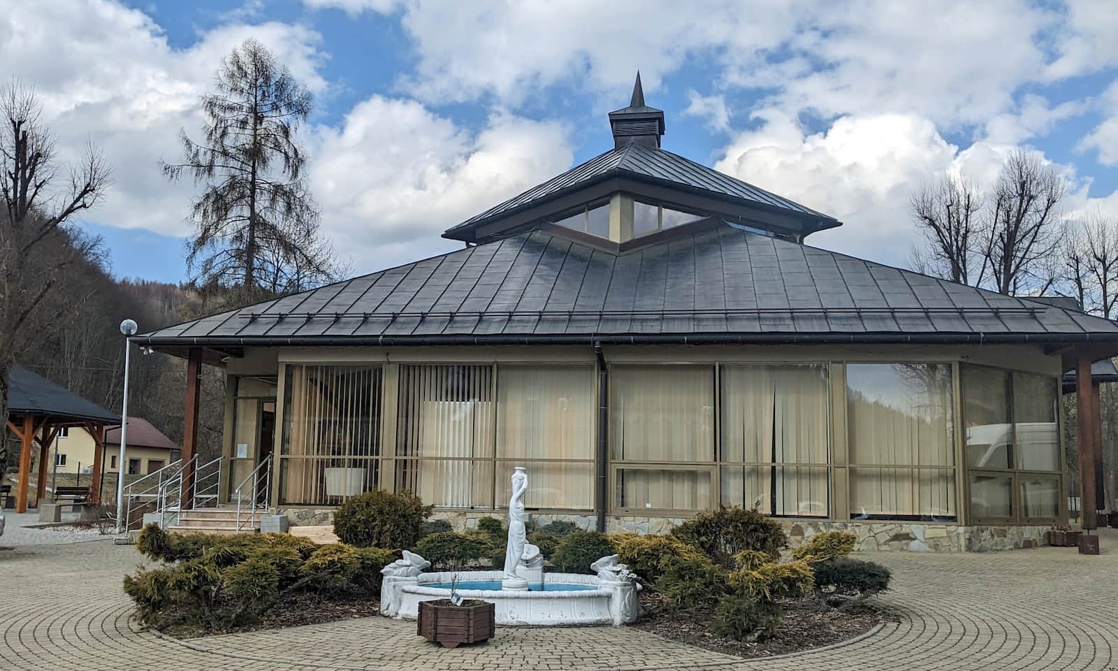 Szczawa. Pijalnia wody mineralnej