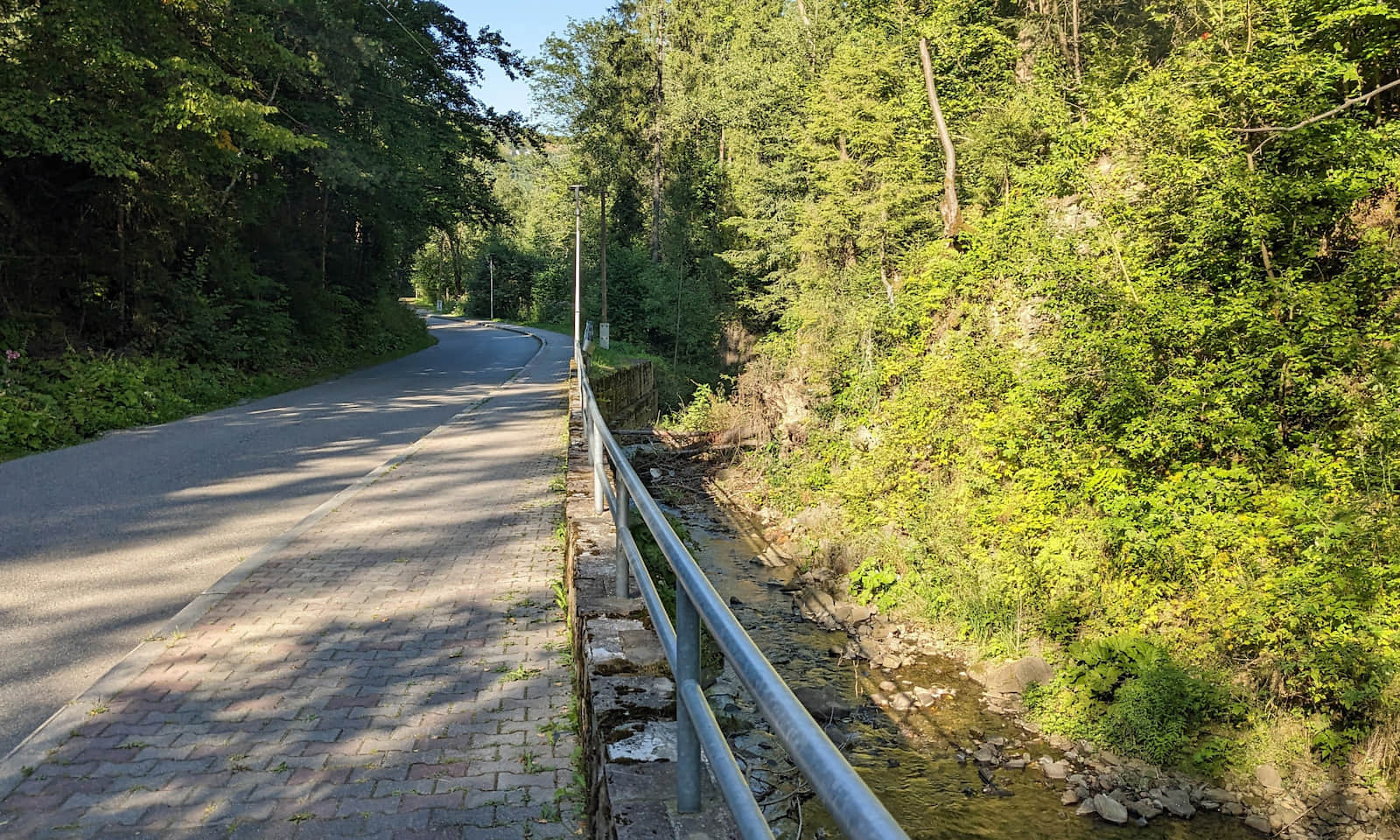 Szczawa. Dolina potoku Głębiniec to dobry pomysł na krótki i łatwy spacer!