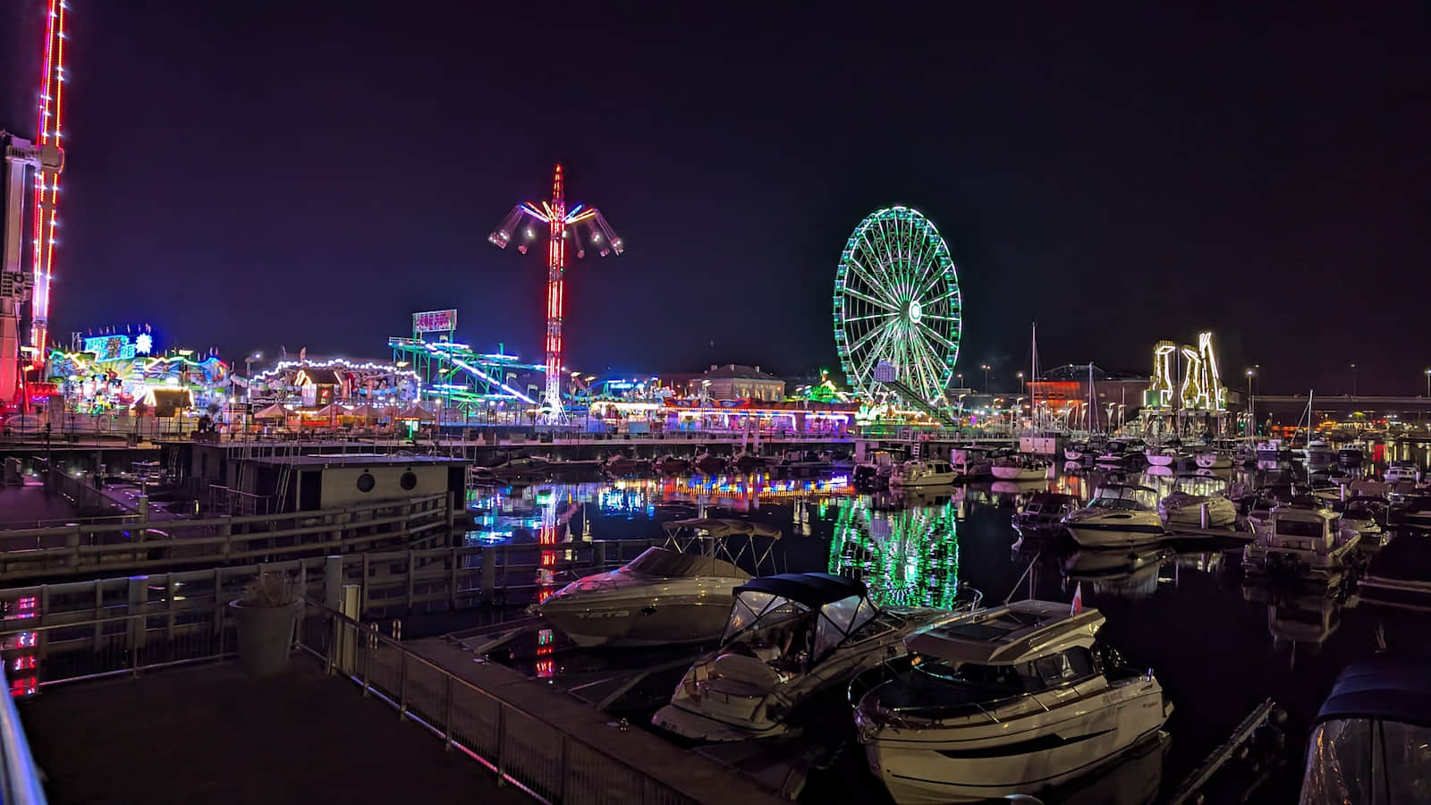 Wyspa Łasztownia nocą