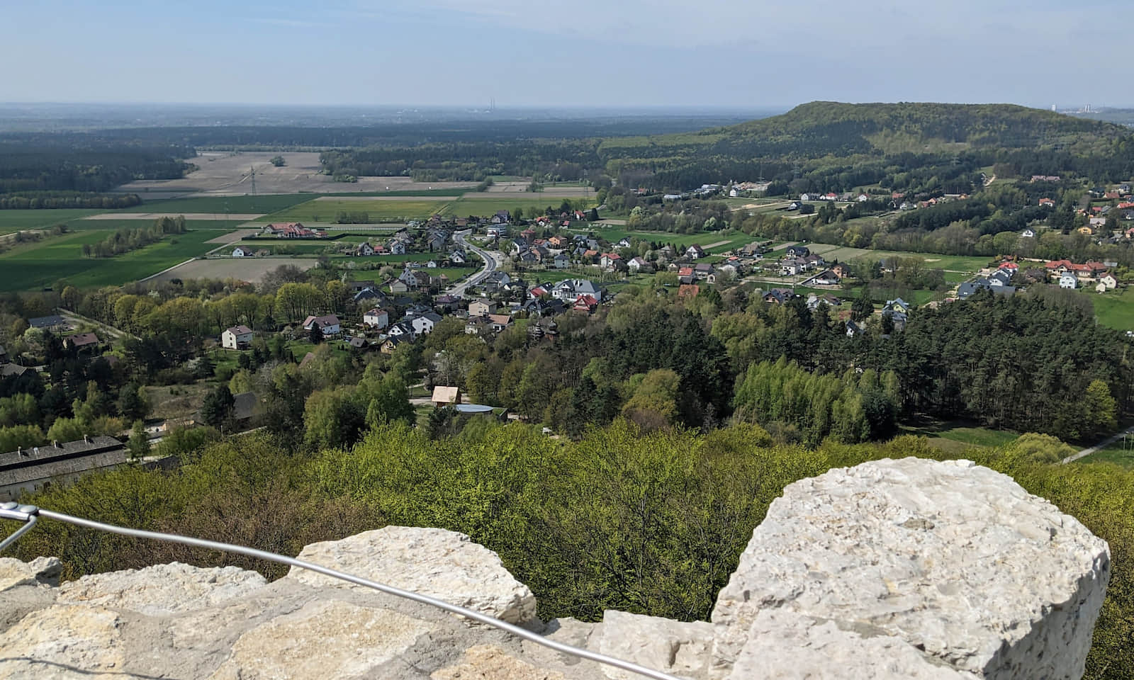 Widok z wieży Zamku Lipowiec na południowy-zachód