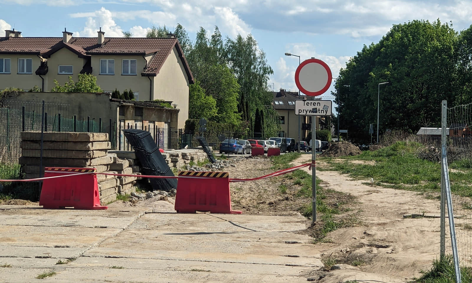Czerwony szlak Orlich Gniazd w Zielonkach, maj 2026 r.