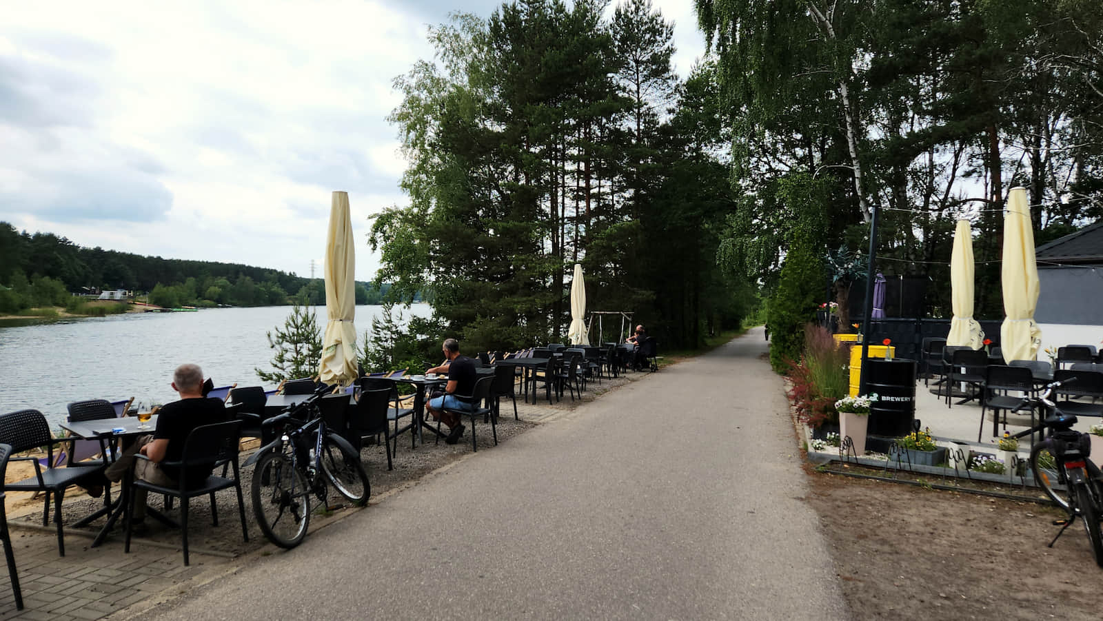 Plaże, campingi i gastronomia