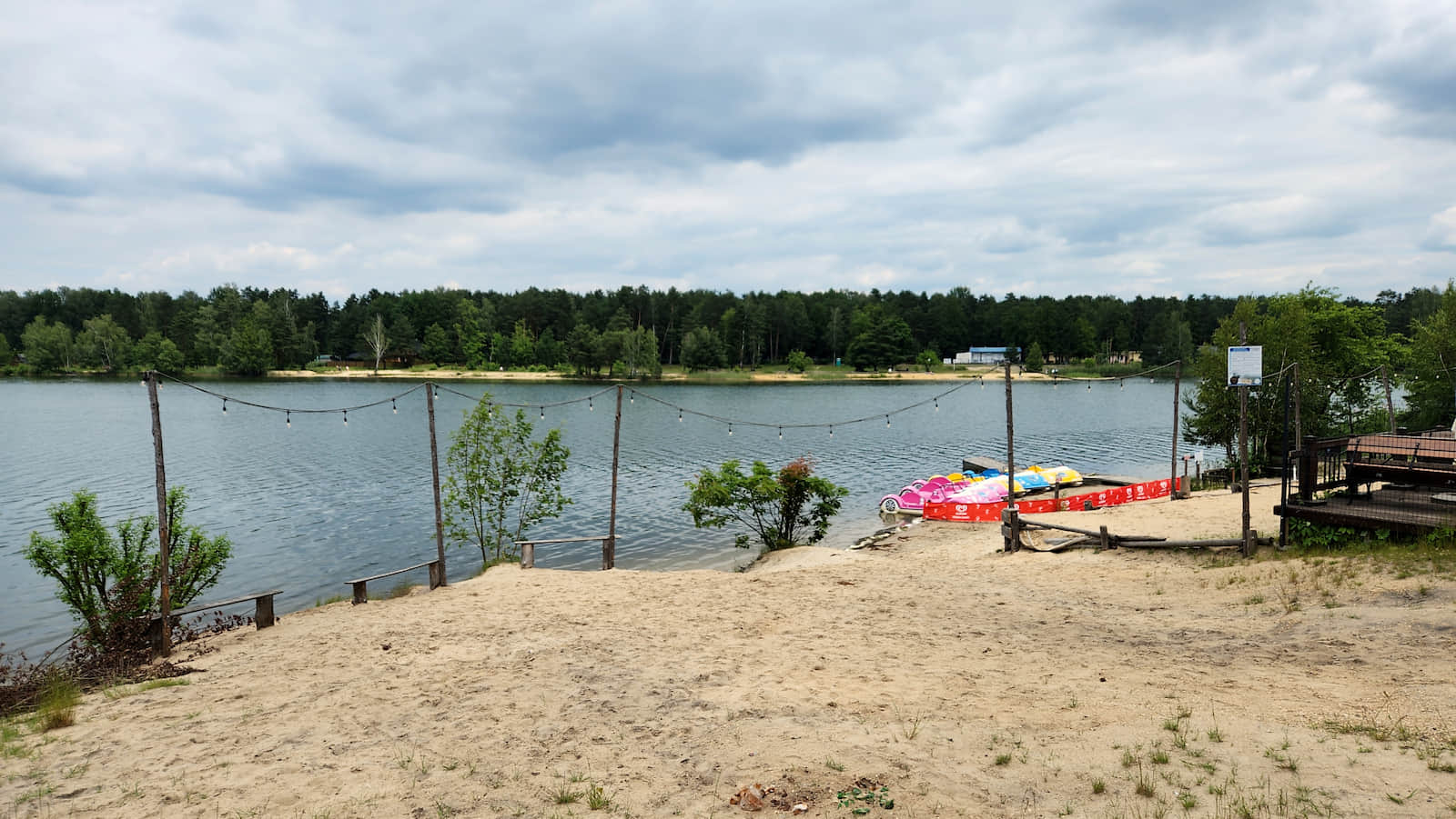 Plaże, campingi i gastronomia