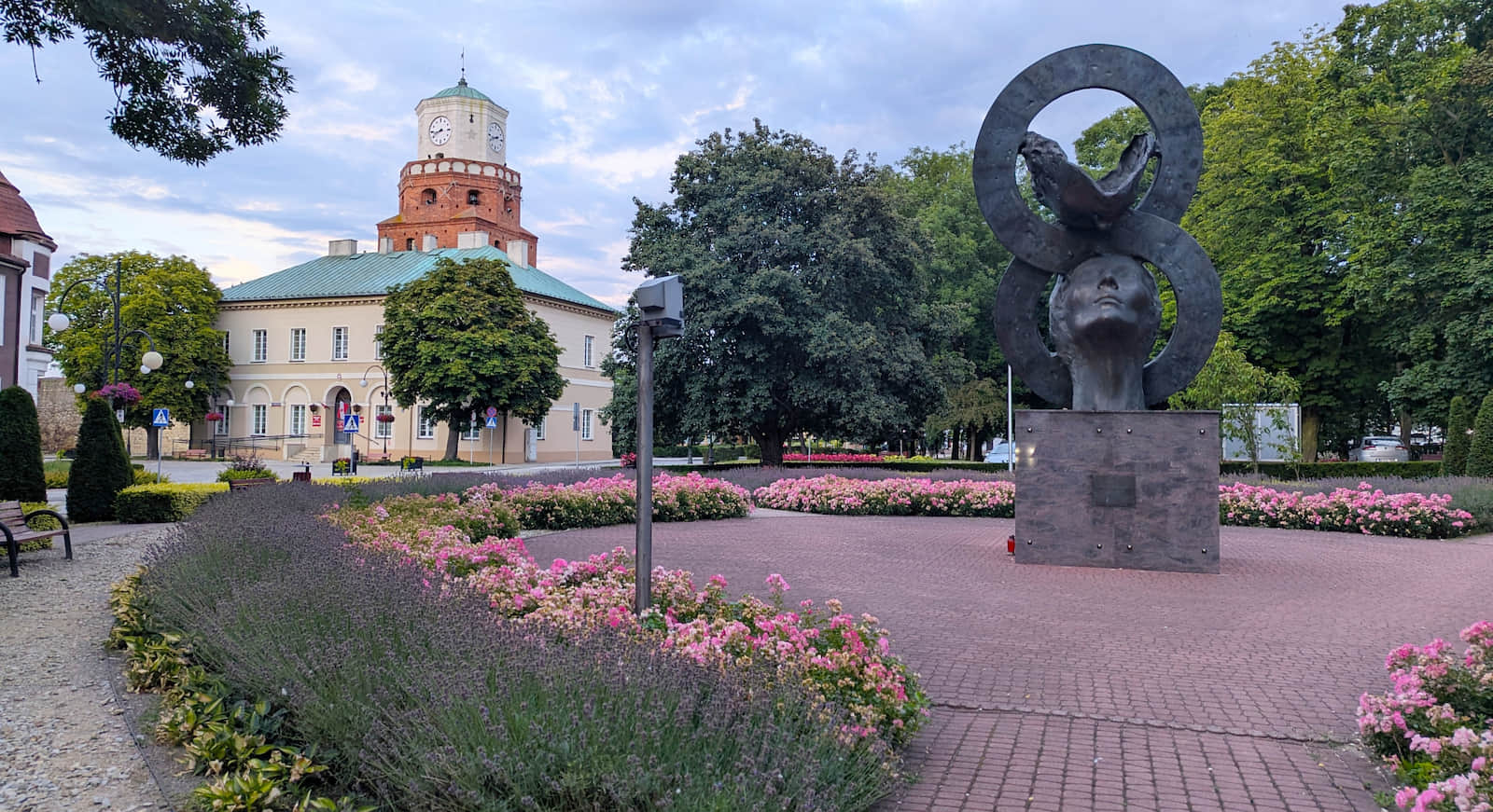 Pomnik Wieczna Miłość w Wieluniu