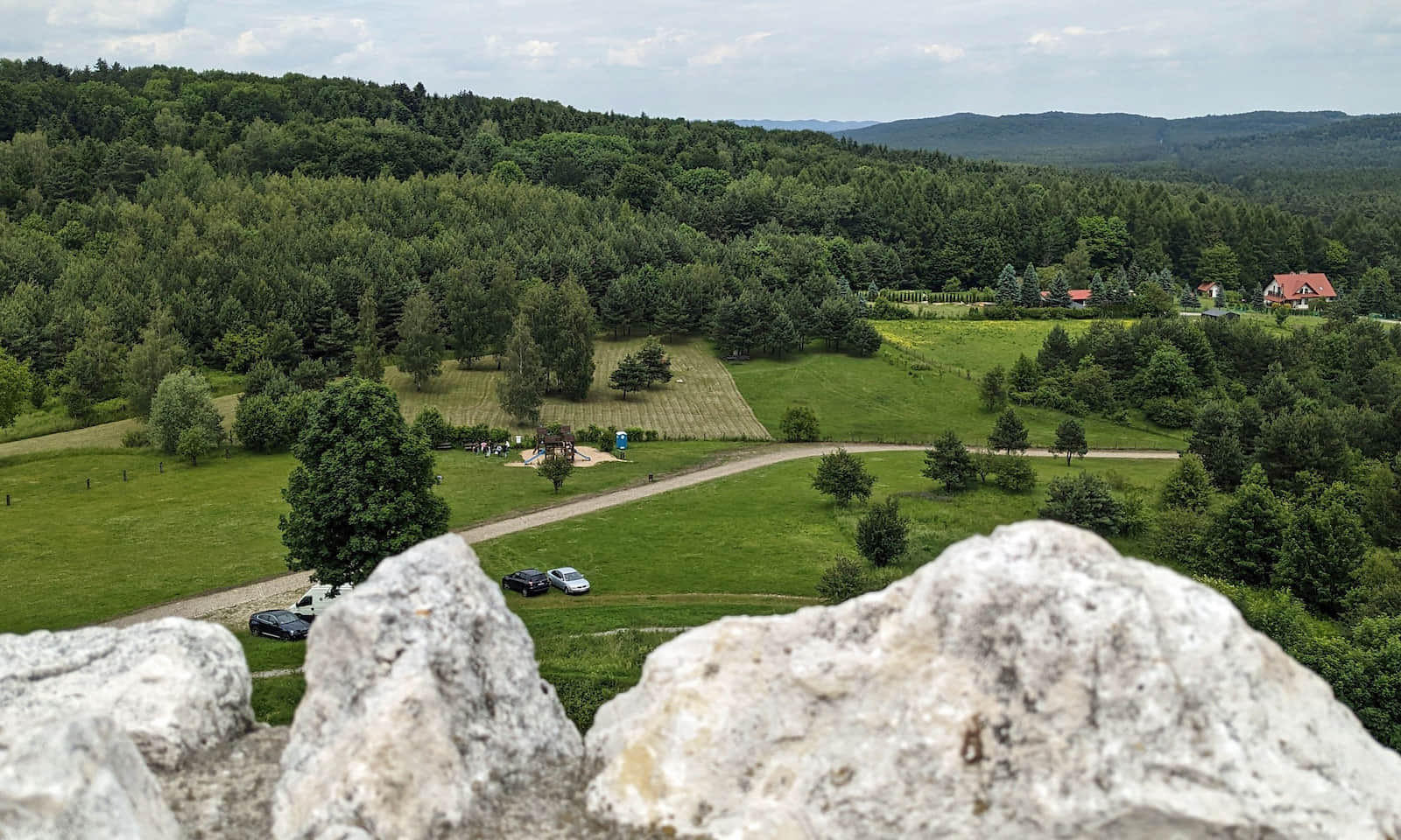 Widok z wieży na Zamku Rabsztyn