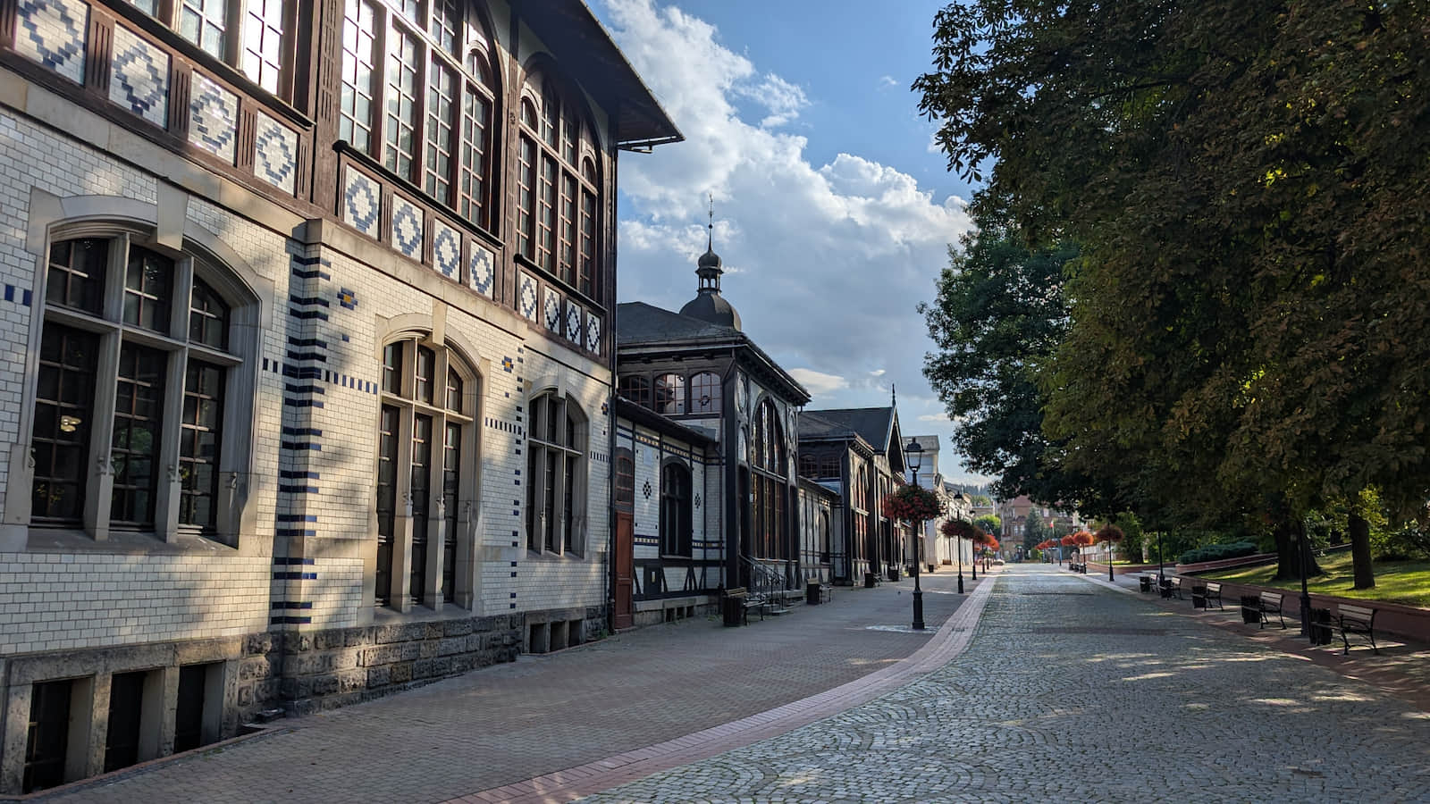 Pijalnia Wód Mineralnych i Hala spacerowa