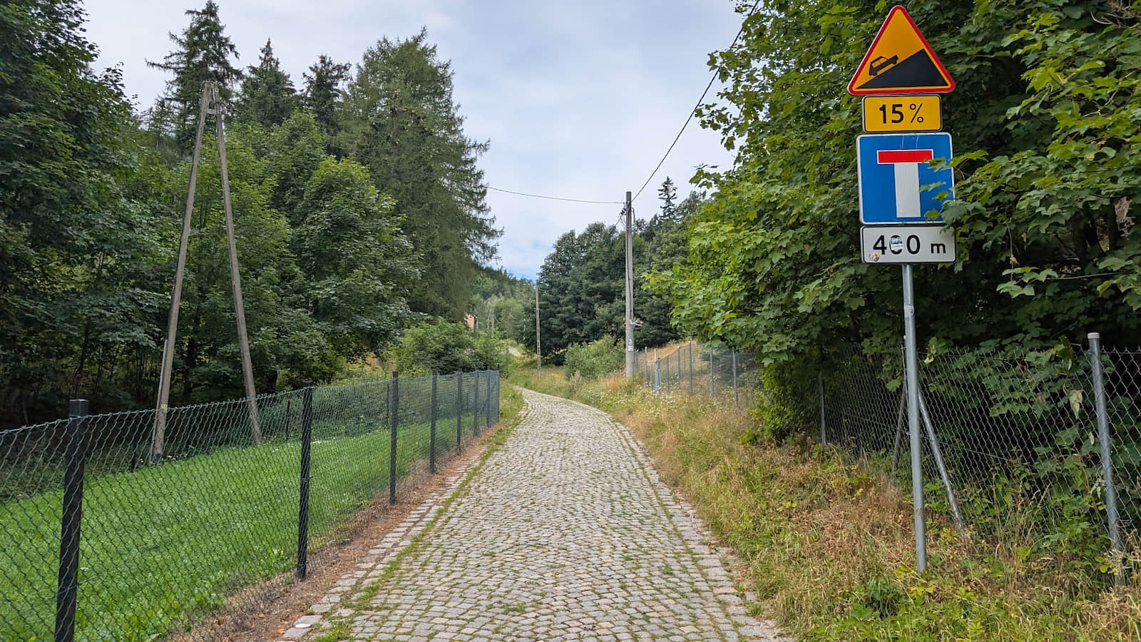 Droga z parkingu do Przełęczy Koziej