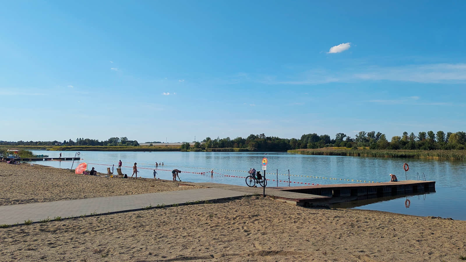Plaża, kąpielisko i drewniane kładki, Ośrodek Rekreacyjny 