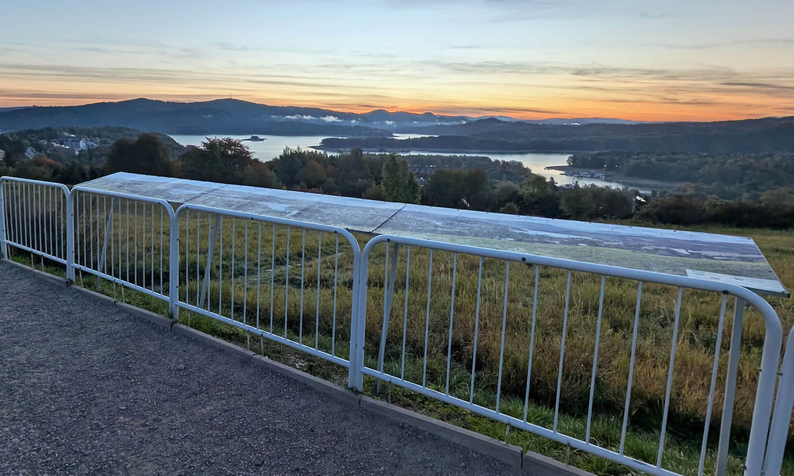 Opis panoramy ze wzgórza Sawin w Polańczyku