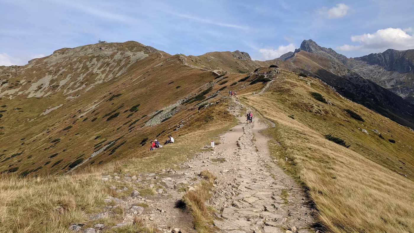 Red trail along the ridge of Suche Czuby
