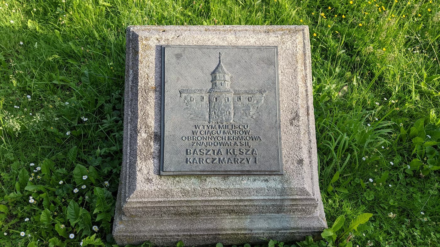 Spacer śladami dawnych baszt i bram - mury miejskie Krakowa