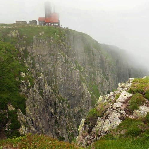 Śnieżne Kotły and Śnieżne Stawki