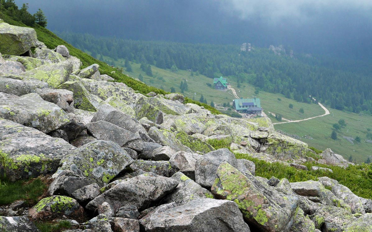 Zejście do schroniska Pod Łabskim Szczytem ze Śnieżnych Kotłów