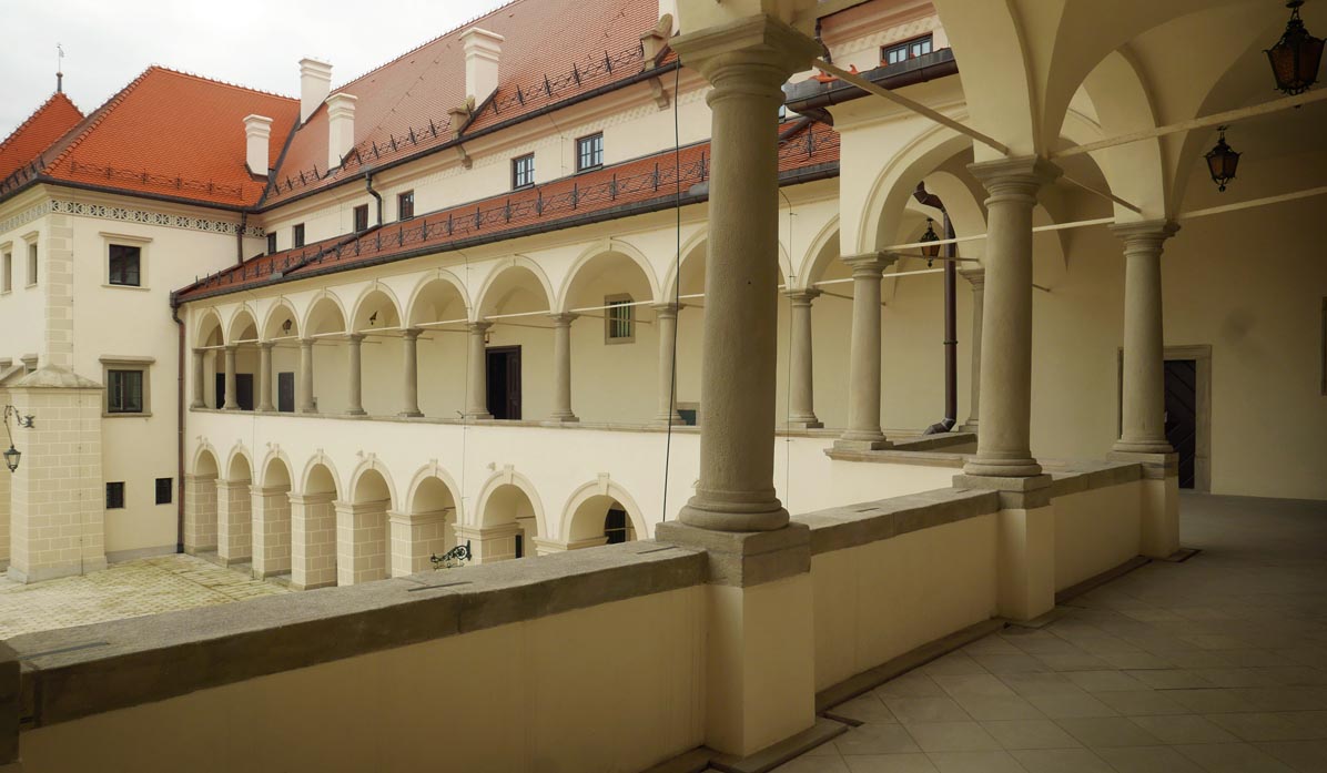 Zamek Suski - dziedziniec arkadowy, Sucha Beskidzka
