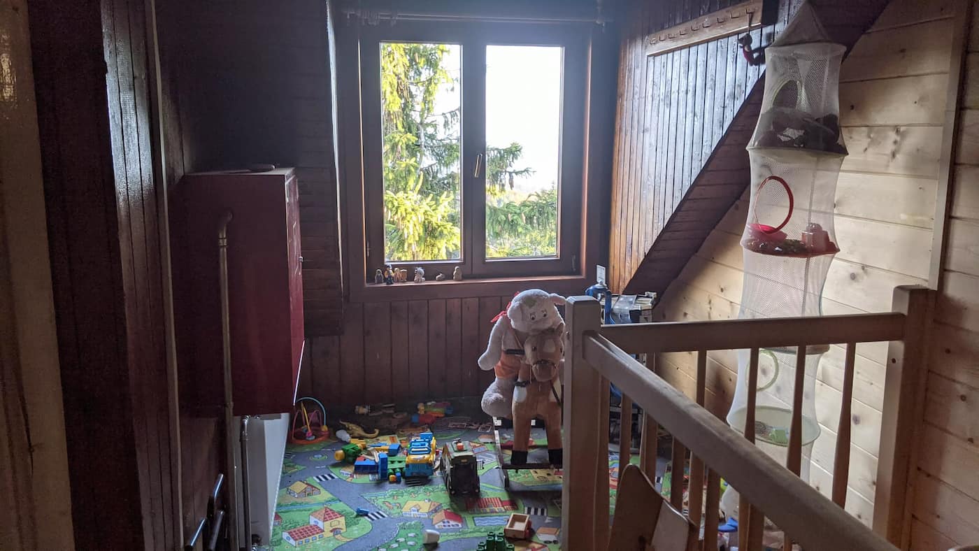 Wielka Racza - kącik dla dzieci w schronisku