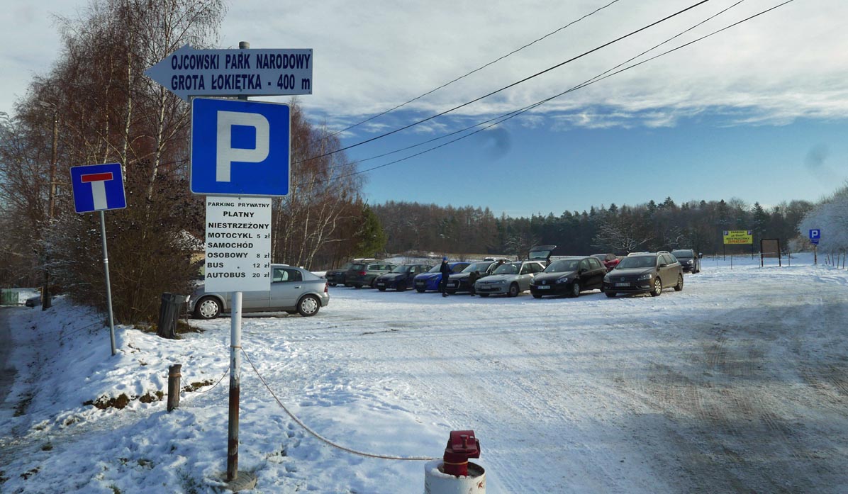 Czajowice - parking przy wejściu na szlak do Ojcowa