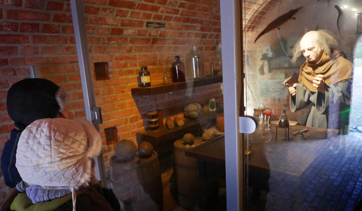 Góra Gradowa - alchemist's laboratory