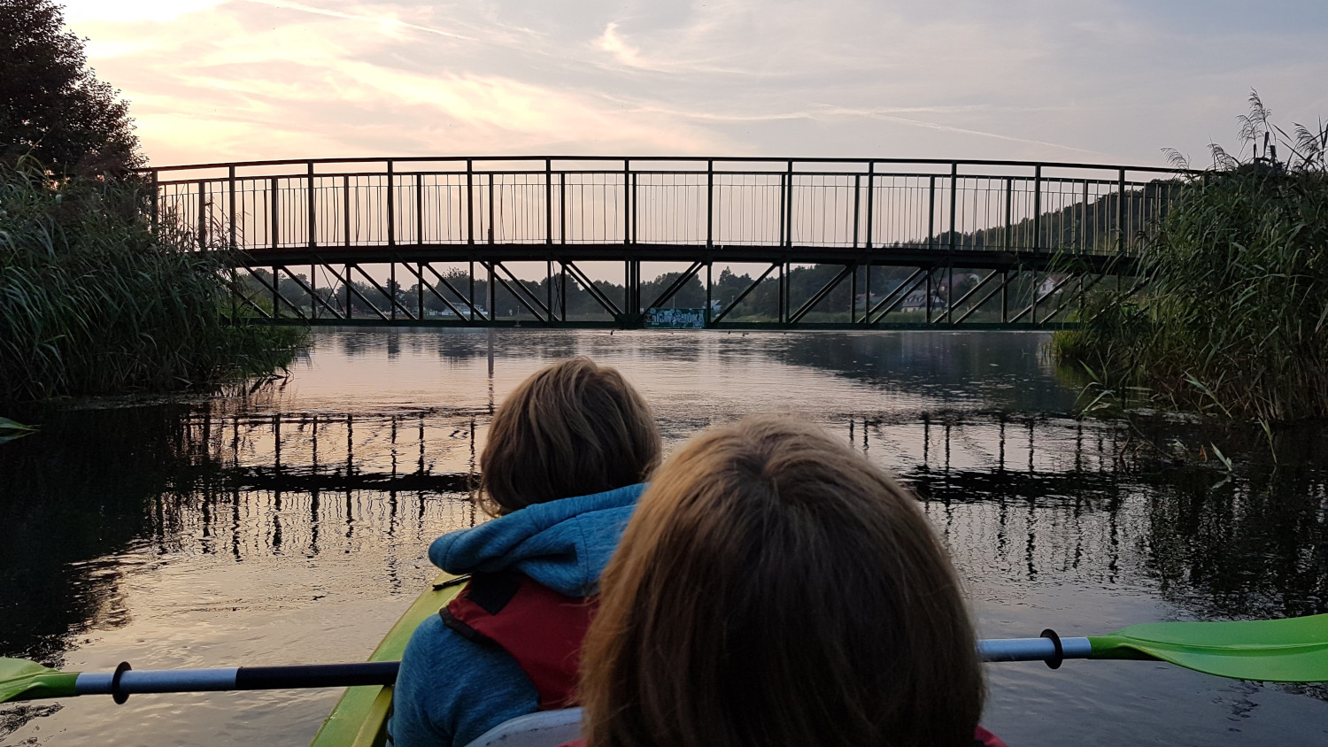 Kajakiem po rzece Wieprz - wpływamy do Zalewu Rudka w Zwierzyńcu