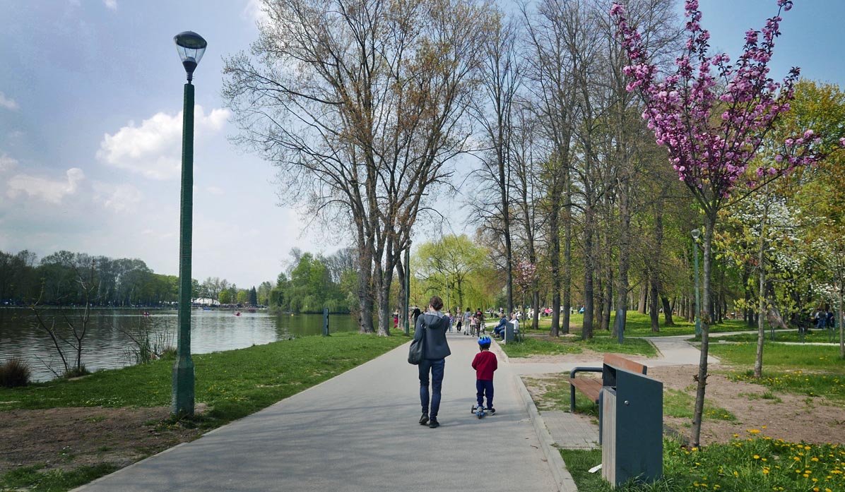 Park by Nowohucki Reservoir