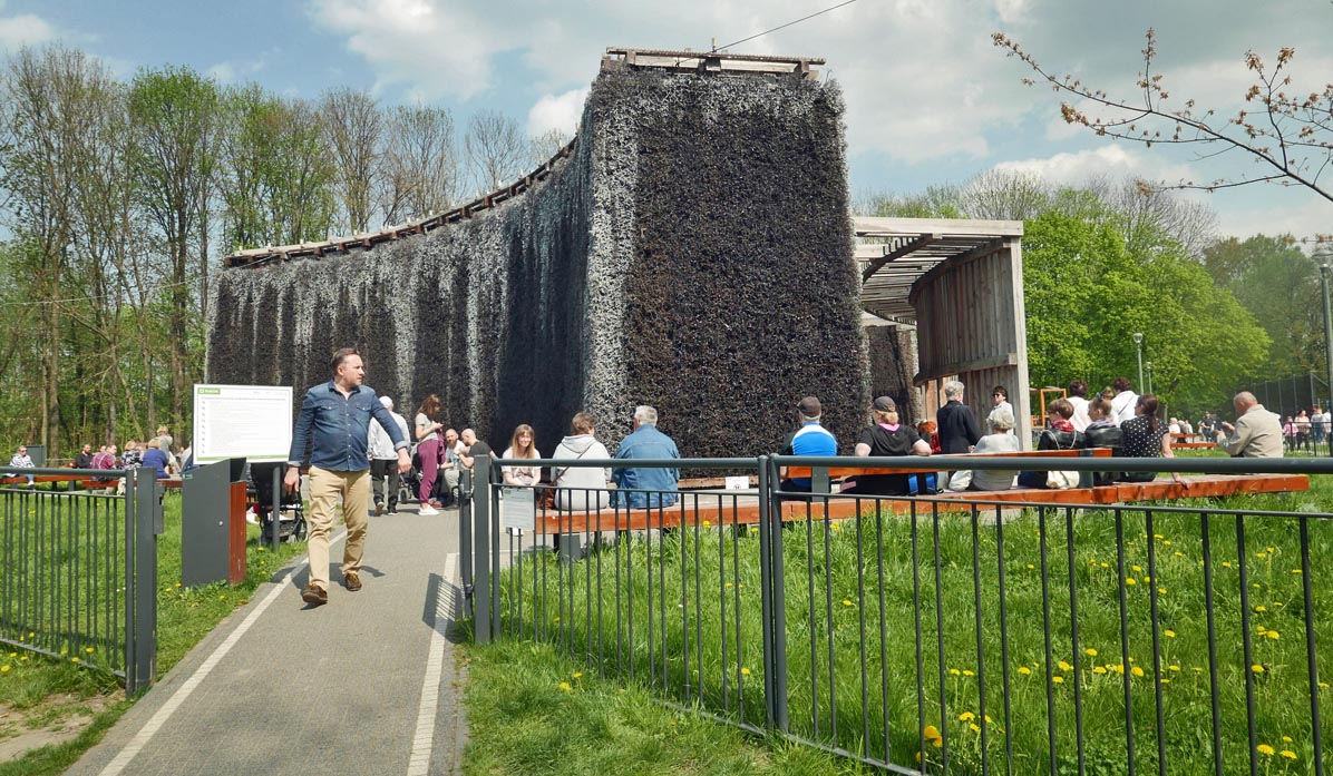 Park by the Nowa Huta Reservoir - saltwater inhalation facility