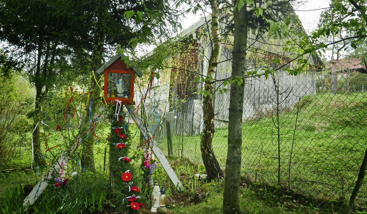 Chapel at the descent of the green trail to Stryszawa Matusy