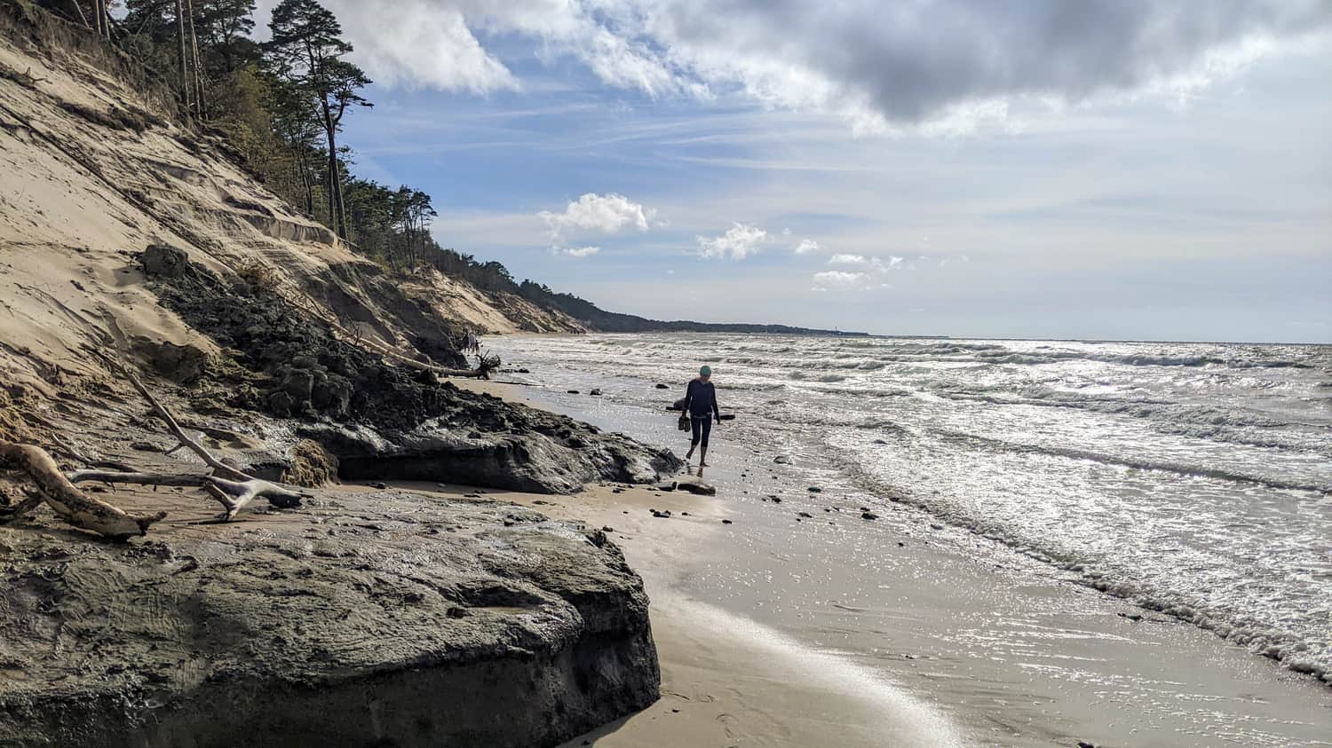 Z Ustki do Orzechowa plażą