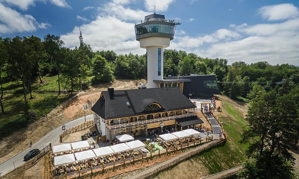Solina: wieża widokowa, restauracja i górna stacja kolejki gondolowej na górze Jawor, fot. PKL