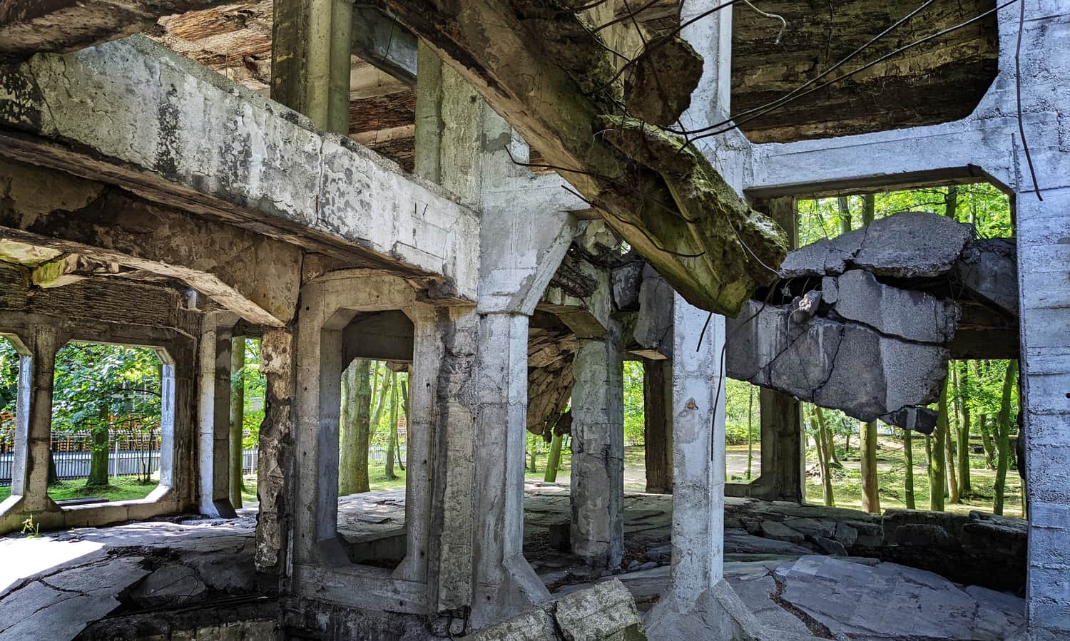 Westerplatte, ruiny koszarów