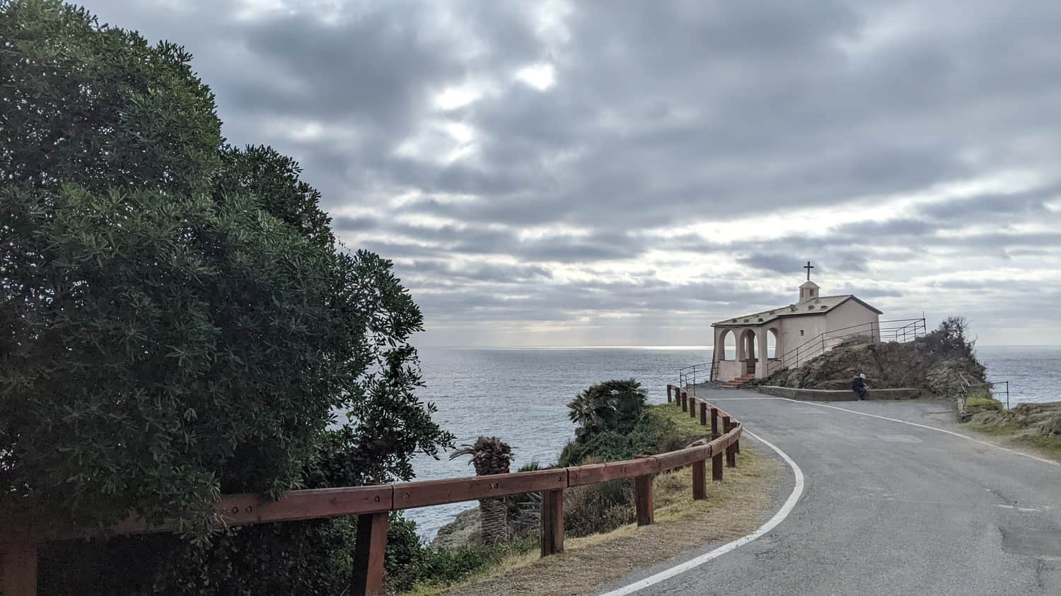 Small and beautifully located church Cappella della Madonnina della Punta