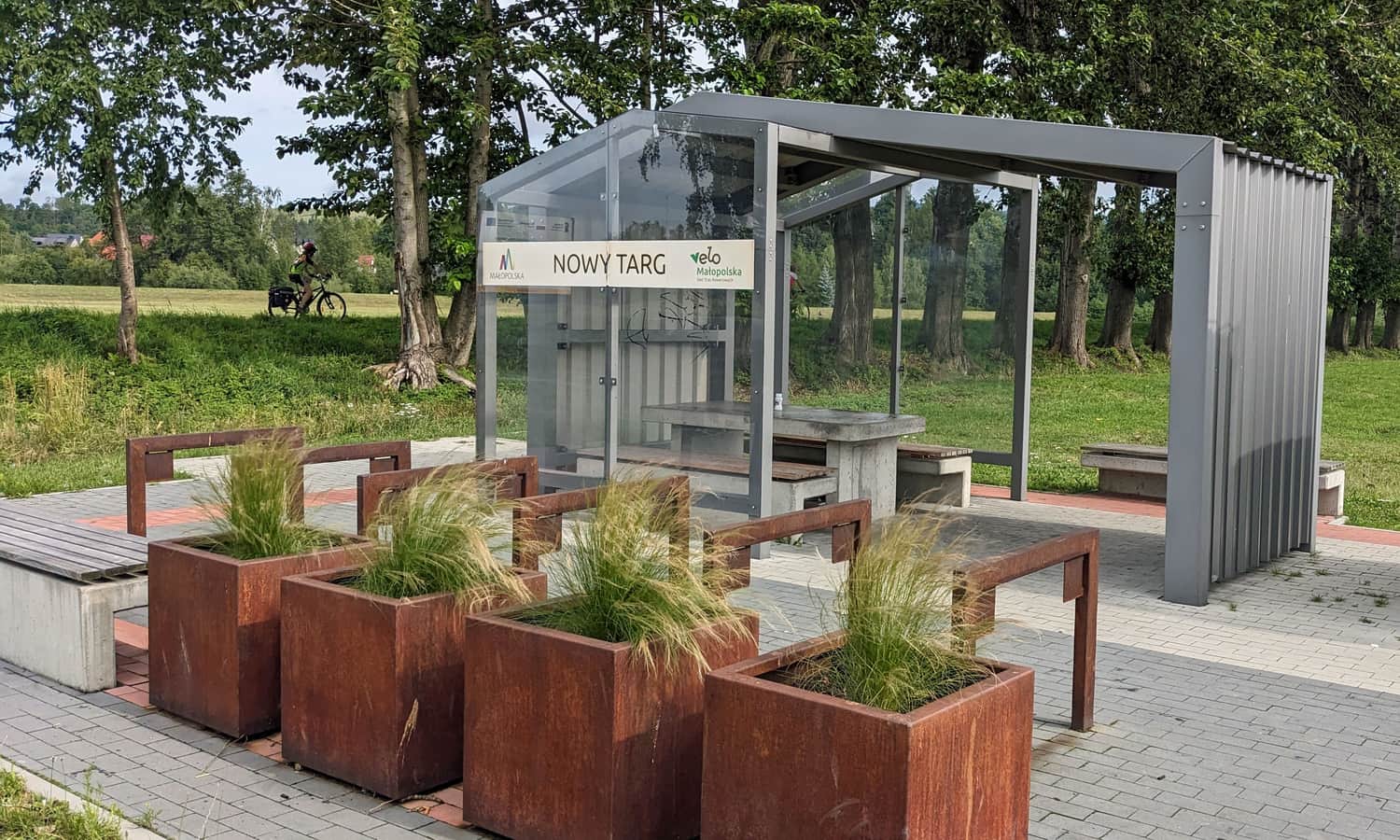 Velo Dunajec in Nowy Targ. Shelter near 