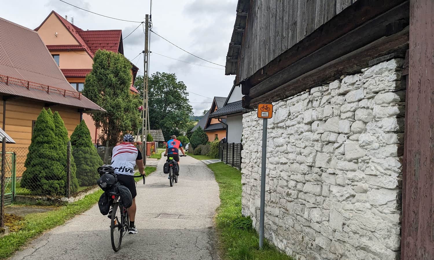 Łopuszna. Velo Dunajec: section from Nowy Targ to Lake Czorsztyn