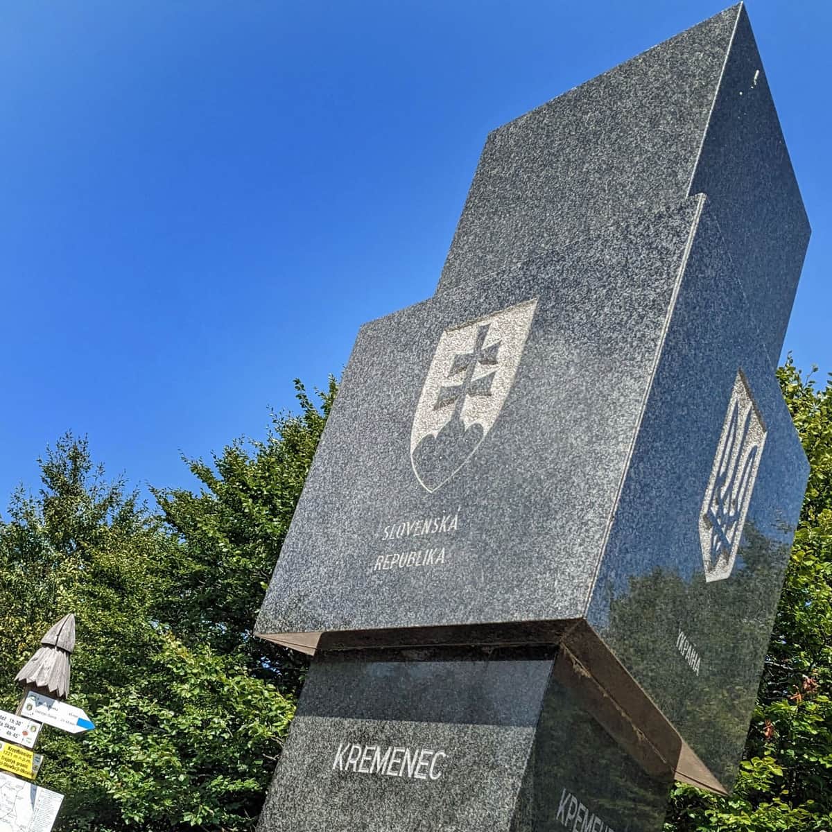 Szlaki na trójstyk granic: Krzemieniec / Kremenaros