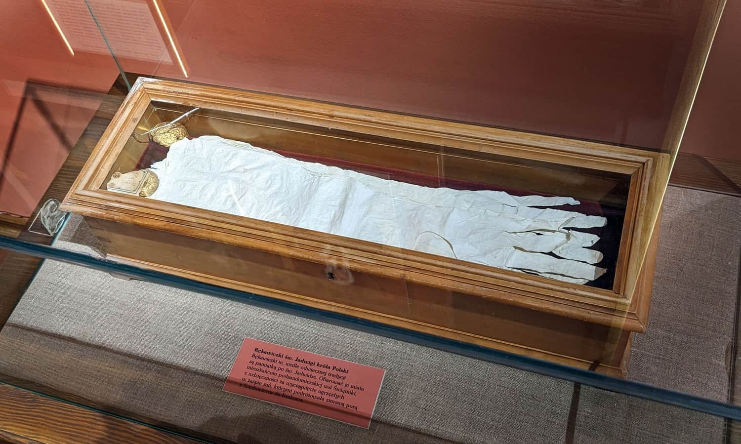 Długosz's House - gloves of Queen Jadwiga, which were kept in a walnut shell