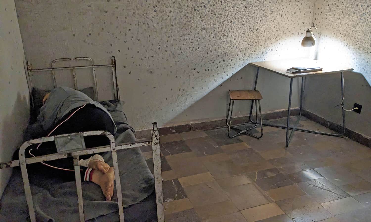 Świat Ojca Mateusza. Muzeum i wystawa figur woskowych w Sandomierzu. Areszt śledczy