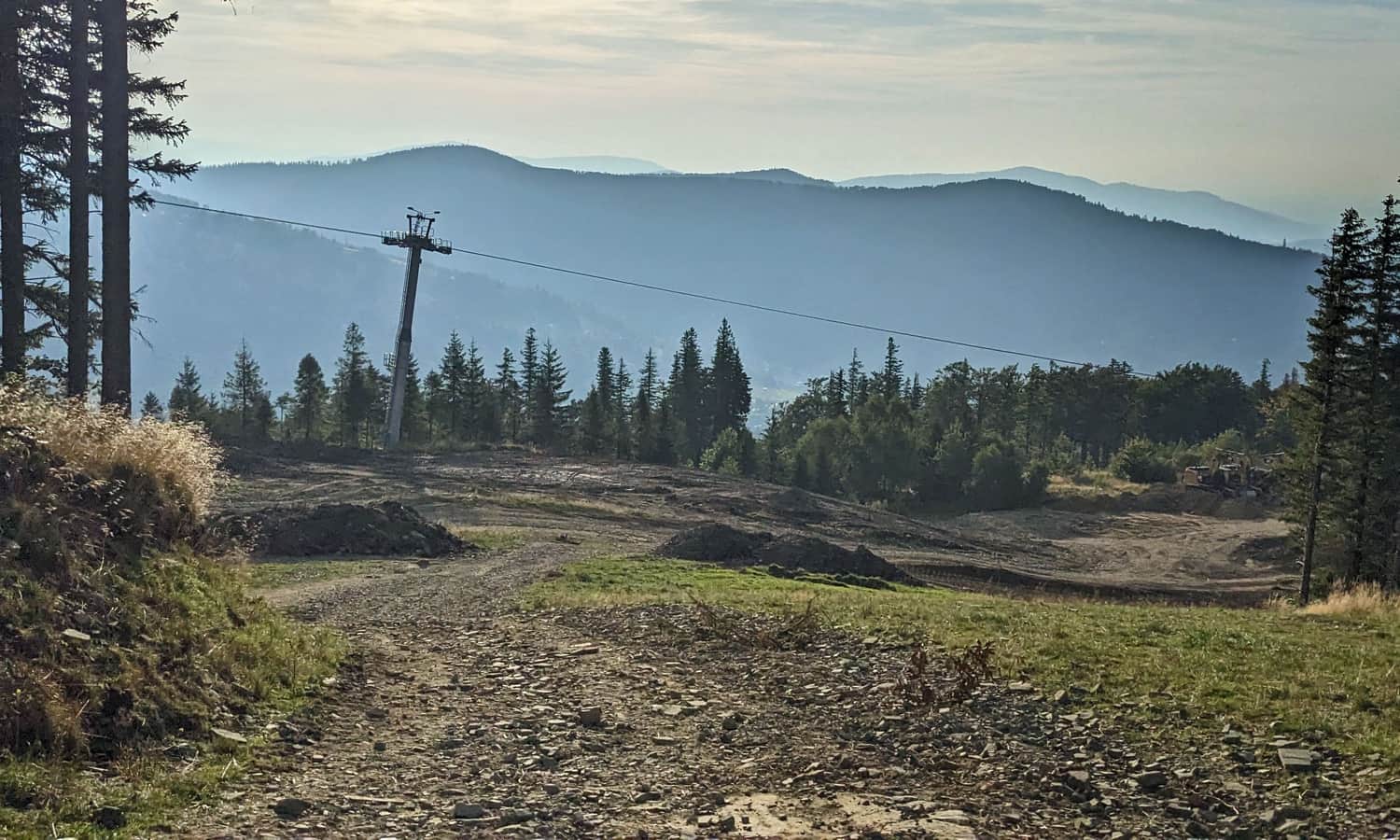 Widok z niebieskiego szlaku Szczyrk - Skrzyczne na zachód
