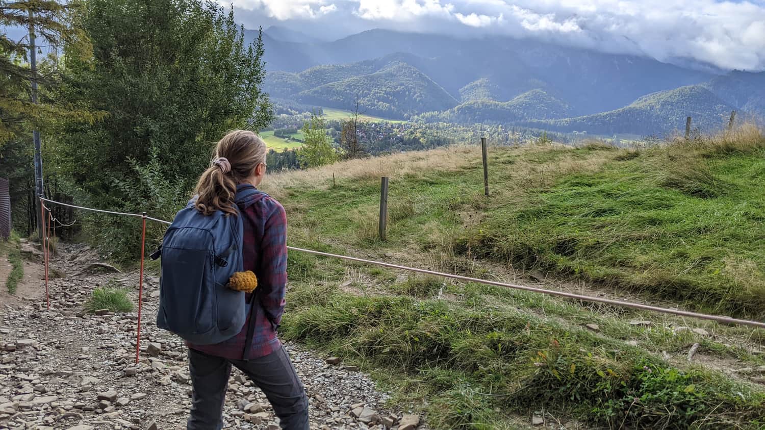 Widok na Giewont z czarnego szlaku na Gubałówkę