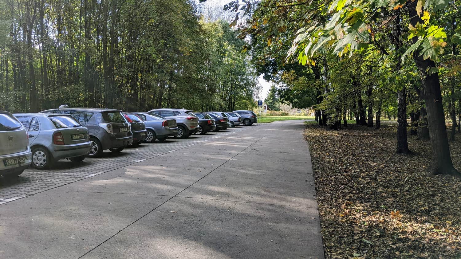 Parking przy parku Piaskówka