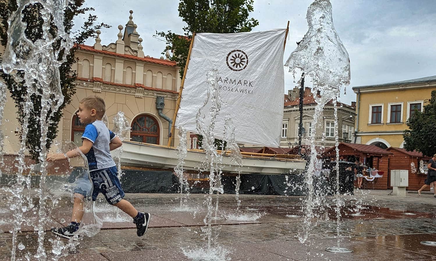Rynek w Jarosławiu, fontanna
