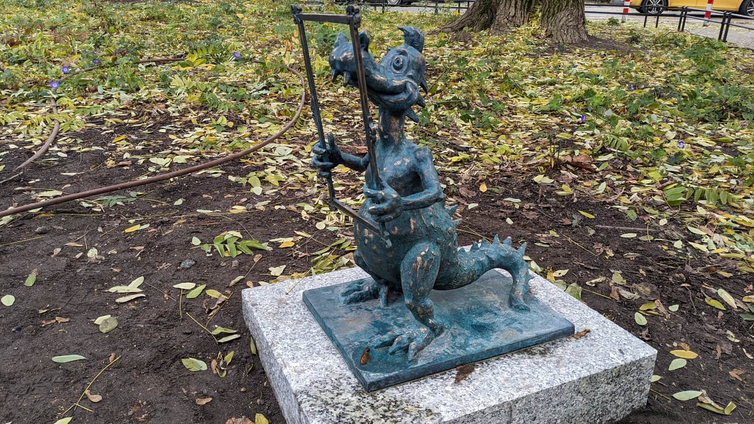 Smok Malarz, plac Axentowicza
