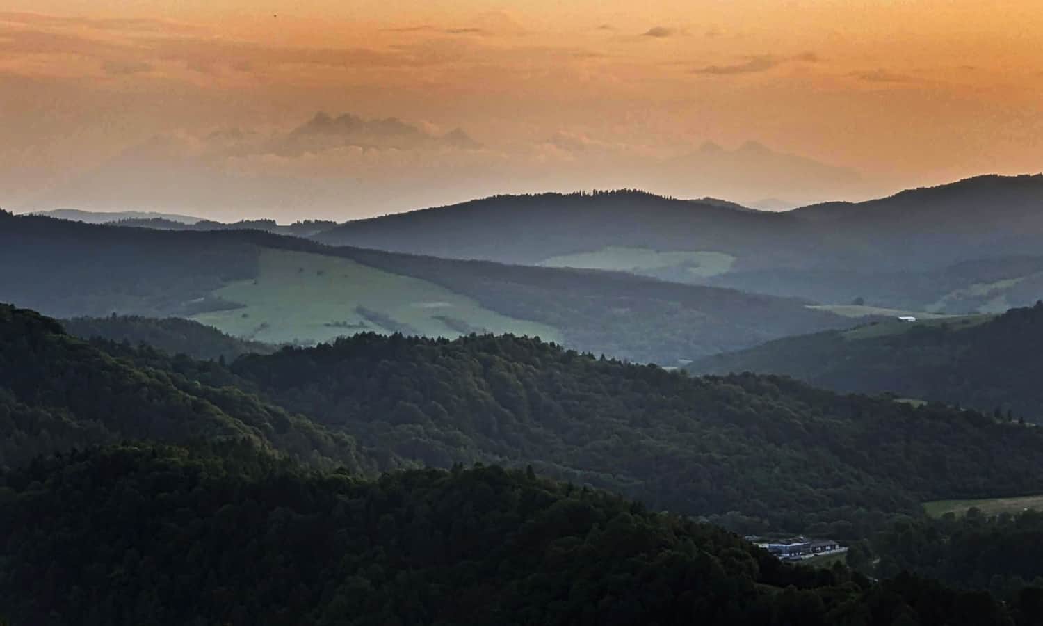 Tatry Wysokie i Bielskie z wieży na Malniku