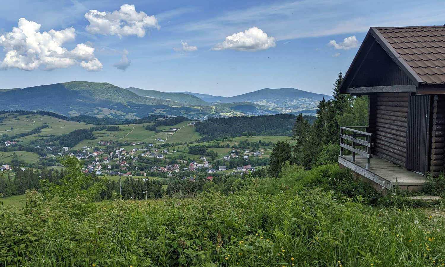 Widok z gornej stacji nieczynnego wyciągu narciarskiego